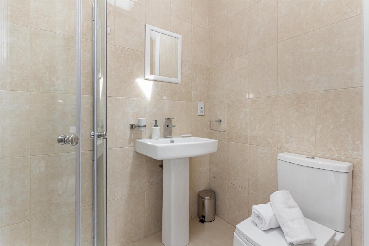 Guest Homes - Trinity Apartment Worcester Eksteriør billede